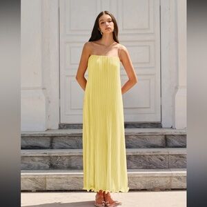NWT Large Commense Light Yellow Pleated Dress